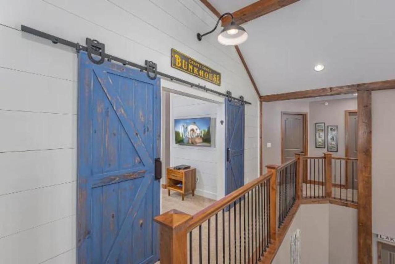 Premier Retreat With Hot Tub, Theater & Pool Table Villa Hollister Exterior photo